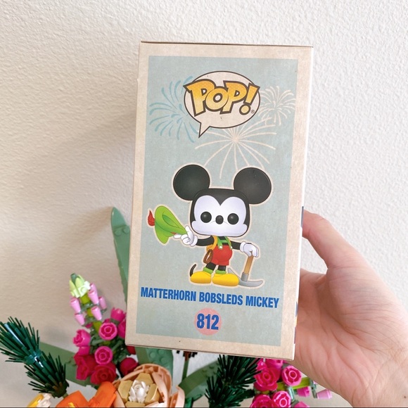 Funko Pop # 812 Mickey - Picture 4 of 8